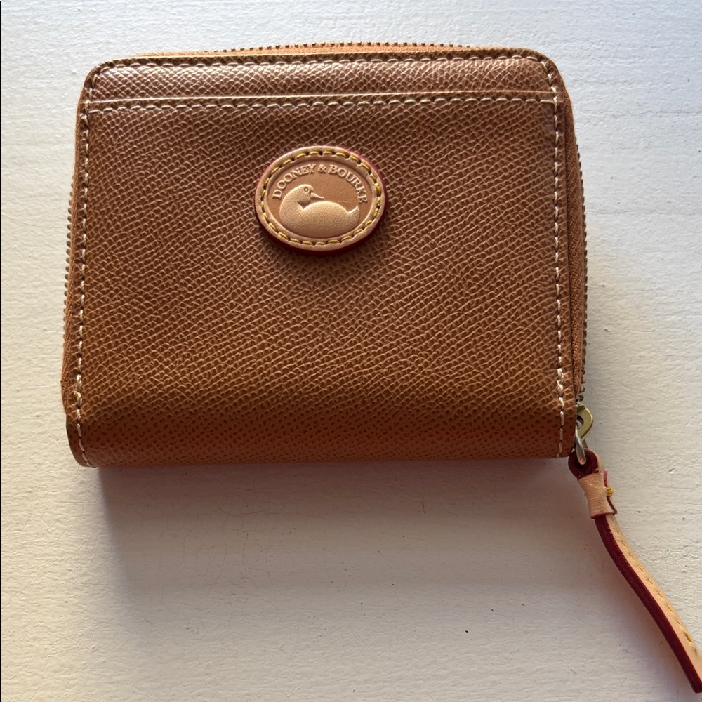 Dooney & Bourke Zip‑Around Leather Wallet – Excellent Condition
